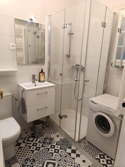 Appartement Flat 31m2 Near Pompidou Center, Marais, Les Halles, Mobility Lease Only Parijs
