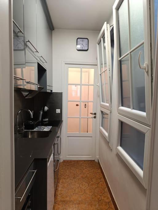 Flat 31m2 Near Pompidou Center, Marais, Les Halles, Mobility Lease Only Parijs