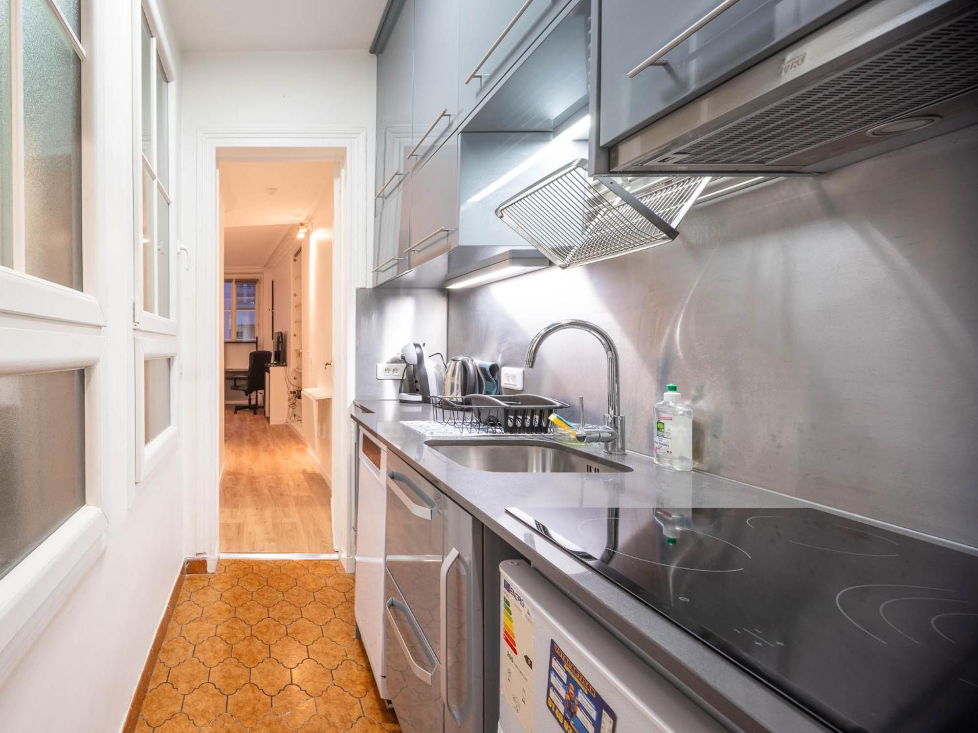 Flat 31m2 Near Pompidou Center, Marais, Les Halles, Mobility Lease Only Appartement Parijs